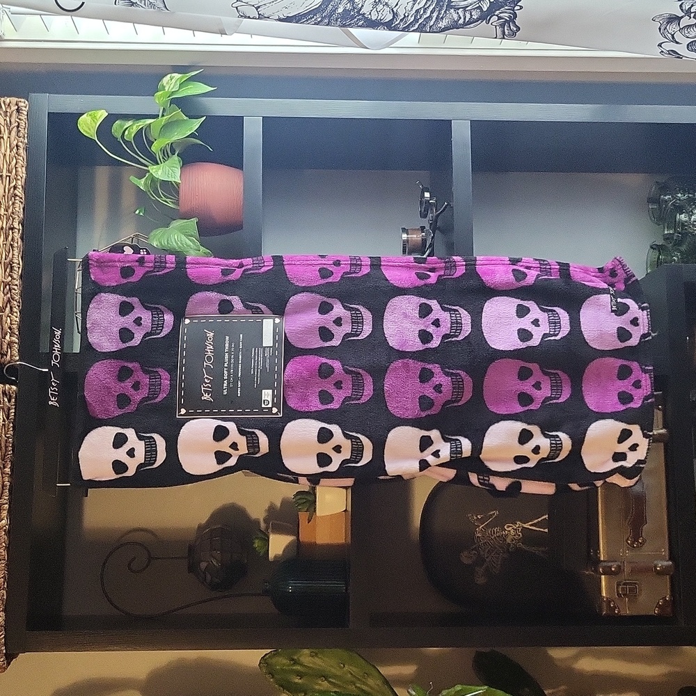 Skull Patterned Black and Purple Throw Blanket